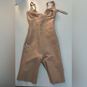 SKIMS plunge mid thigh bodysuit, NWT, Size Small